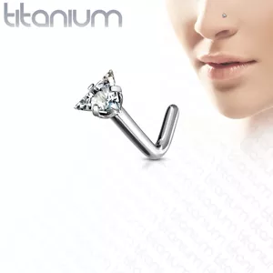 Hajlított titánium orrpiercing – háromszög alakú csiszolt cirkónia átlátszó színben - A piercing vastagsága: 0,8 mm