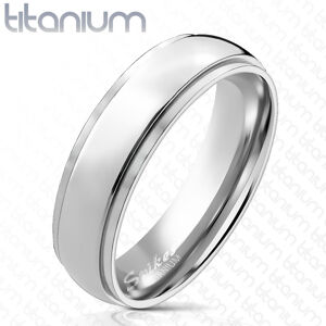 Titánium gyűrű ezüst színben - fényes sáv középen, 6 mm - Nagyság: 67